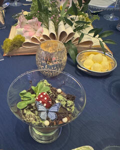 Another book-inspired centerpiece and themed dessert